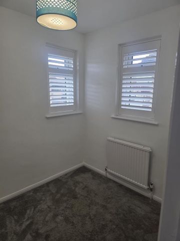 5 bedroom semi-detached house to rent - Photo 3