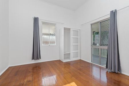 15 Moffat Street, Paddington QLD 4064 - House For Rent | Domain - Photo 2