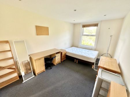 Flat 3, 98 Pennsylvania Road - Photo 2