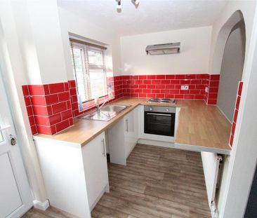 2 bedroom detached house to rent - Photo 2