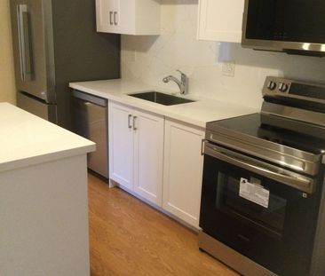 For Lease - 200 Oxford Street, Richmond Hill, Ontario - Photo 1