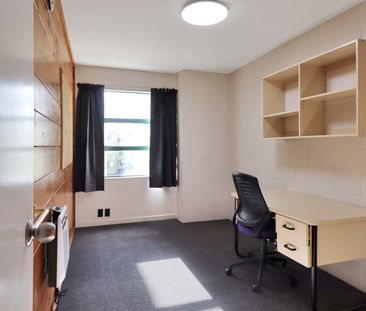 5 BEDROOM LIVING! - Photo 5