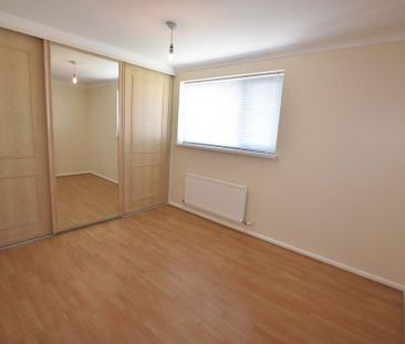 2 bedroom semi-detached house to rent - Photo 2