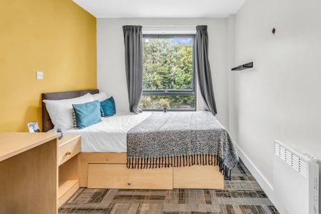 1 bedroom in a house share to rent - Photo 3