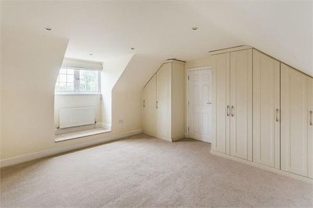 6 bedroom detached house to rent - Photo 2