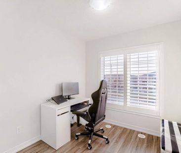 For Lease - 239 Harding Park, Newmarket, Ontario - Photo 6