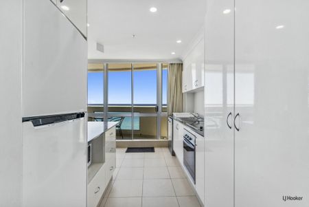 FULLY FURNISHED THREE BEDROOM BEACHFRONT APARTMENT - Photo 5