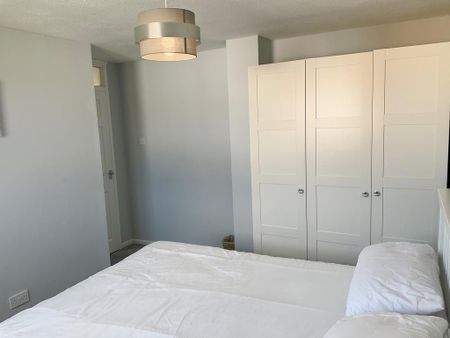 3 bedroom terraced house to rent - Photo 4