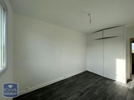 Location Appartement 4 pièces 83m² ALENCON 61000 - Photo 2
