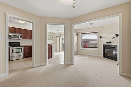 For Lease - 32 Warnford Circle, Ajax, Ontario - Photo 5