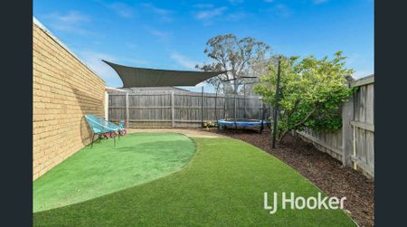 2/4 King David Court, Hampton Park VIC - Photo 4