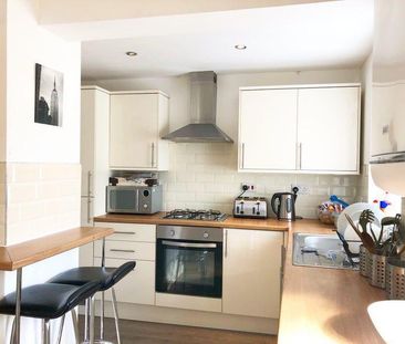 1 bedroom in a house share to rent - Photo 2