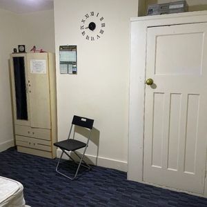 Room in a Shared House, Fawn Road, E13 - Photo 2