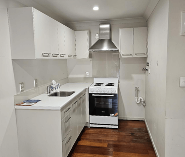 2 Bedrooms on Gold St - Photo 2