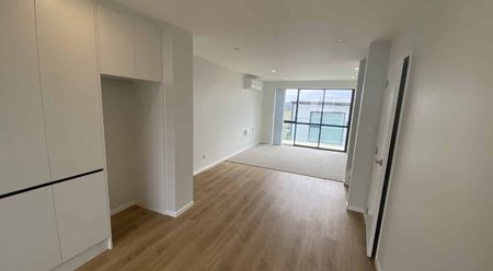 3 bedrooms + Internal Garage - Silverdale - Photo 3