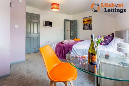 1 bedroom in a house share to rent - Photo 4