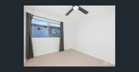 Newly renovated unit - WATER & INTERNET INCLUDED! - Photo 5