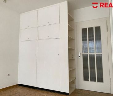 Sanierte 1-Zimmer Wohnung in Top Lage mit hellem Tageslichtbad! - Photo 1