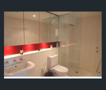 Sun drenched north-facing unfurnished inner city apartment! - Photo 4