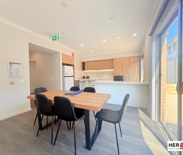 Premium Bedroom with Ensuite $240/week incl. all bills - Photo 3