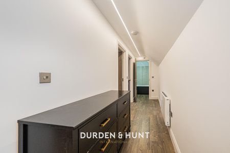 Auction Square, Market Place, Abridge - Photo 2