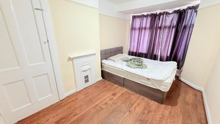 3 bedroom terraced house to rent - Photo 3