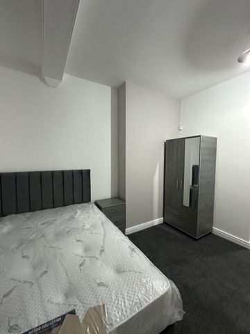 Dickenson Road Manchester - Photo 3