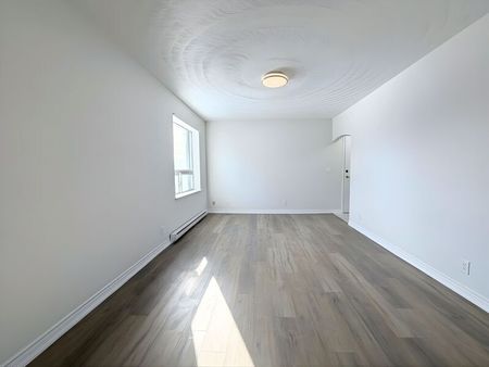 $1,899 / 2 br / 1 ba / 6 caithness st e unit 2 - Photo 2