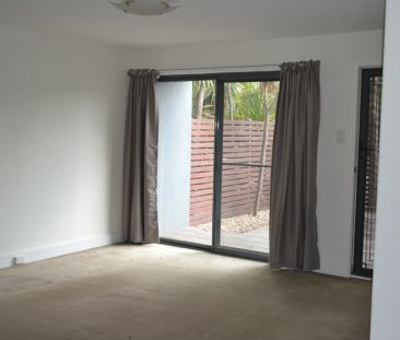 Spacious Ground Floor Apartment In A Most Convenient Location - Photo 2
