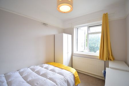 Room in a Shared House, St. Dunstans Avenue, W3 - Photo 2