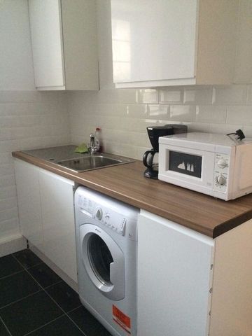 Room in a Shared Flat, Birchdown House, E3 - Photo 5