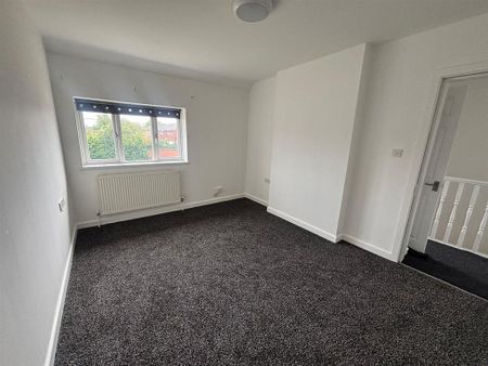 2 bedroom end of terrace house to rent - Photo 2