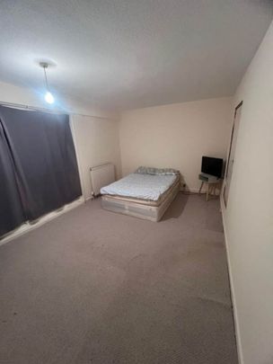 Room in a Shared Flat, Maple Road, SE20 - Photo 1