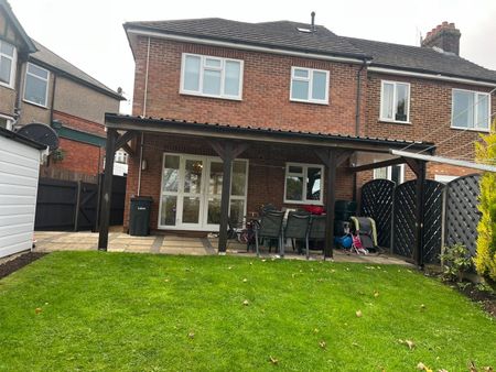 3 Bed Semi-Detached House, Strathmore Avenue, LU1 - Photo 5