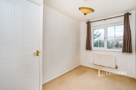 2 bedroom house to rent Leander Drive, Gosport, PO12 - Photo 4