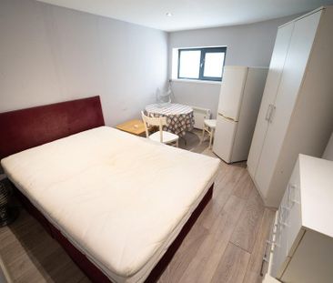Studio to rent - Photo 1