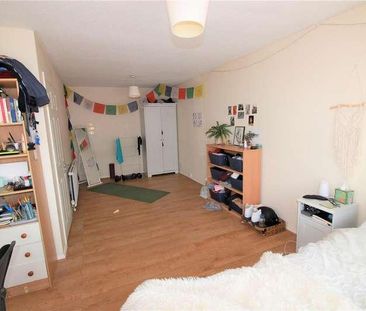 Uxbridge Middlesex, UB8 - Photo 4