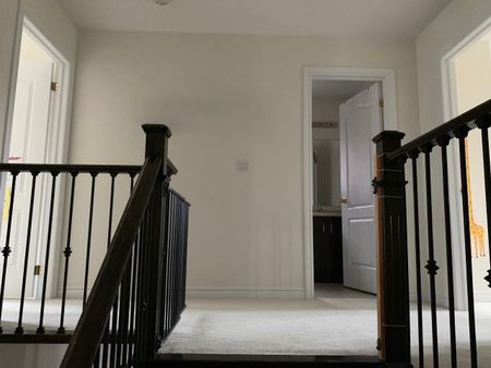 For Lease - 158 Minto Crescent, Milton, Ontario - Photo 2