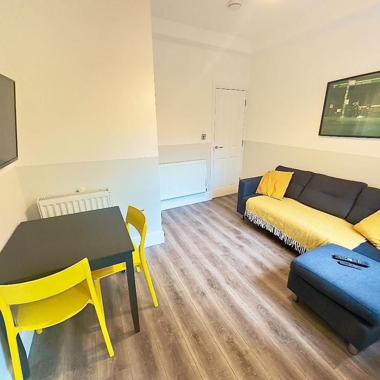 3 bedroom terraced house to rent - Photo 1