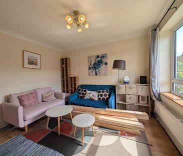 4 bedroom end of terrace house to rent - Photo 2