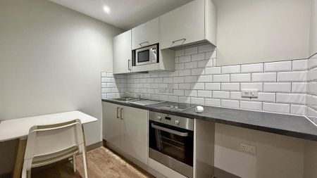 Studio to rent - Photo 2