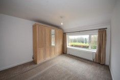 3 bed House - Detached for Rent - Photo 5