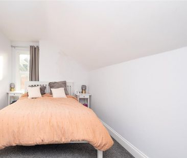 3 bedroom flat to rent - Photo 6