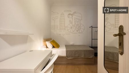 barcelona, Catalonia 08003 - Photo 2