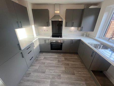 3 bedroom terraced house to rent - Photo 5