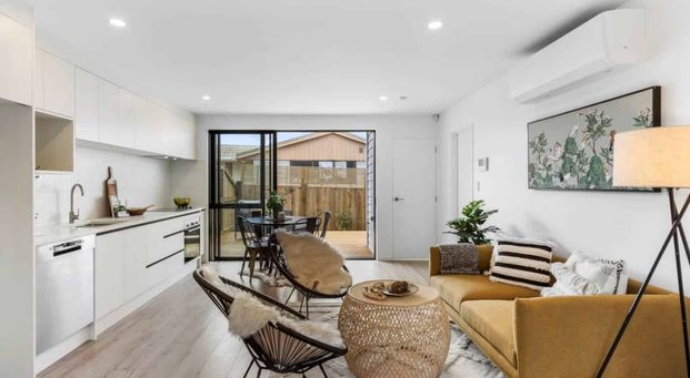 Modern living in Mt Wellington - Photo 1