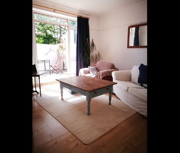 2 Bed Flat, Mannock Road, N22 - Photo 2