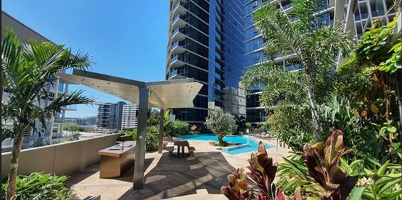 A Stylish Apartment Located in The Heart of Brisbane, Brisbane State High School Catchment. - Photo 3