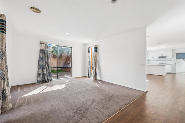 58 Bernborough Avenue, CRANBOURNE WEST - Photo 1