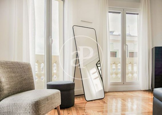 1 bedroom luxury penthouse for rent in Madrid, Autonomous Region of Madrid - Photo 1